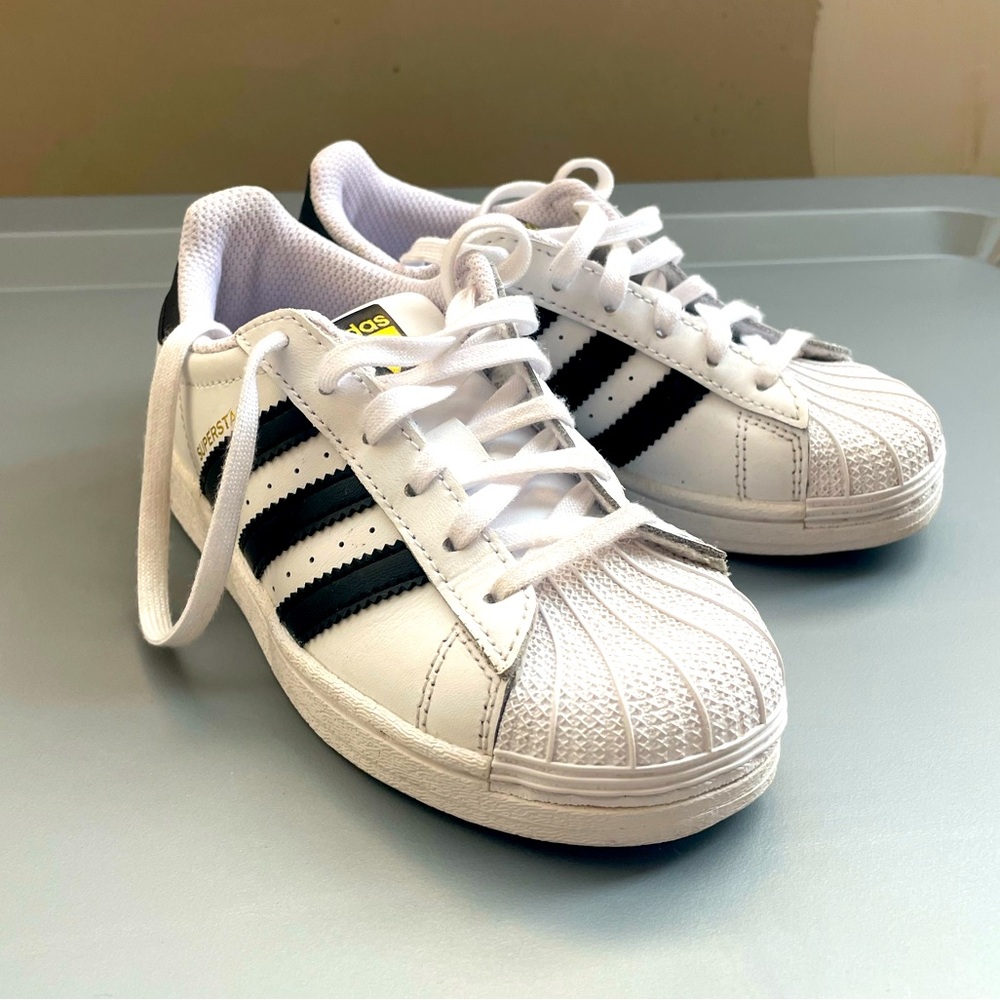 Adidas superstar kids youth size 12k
